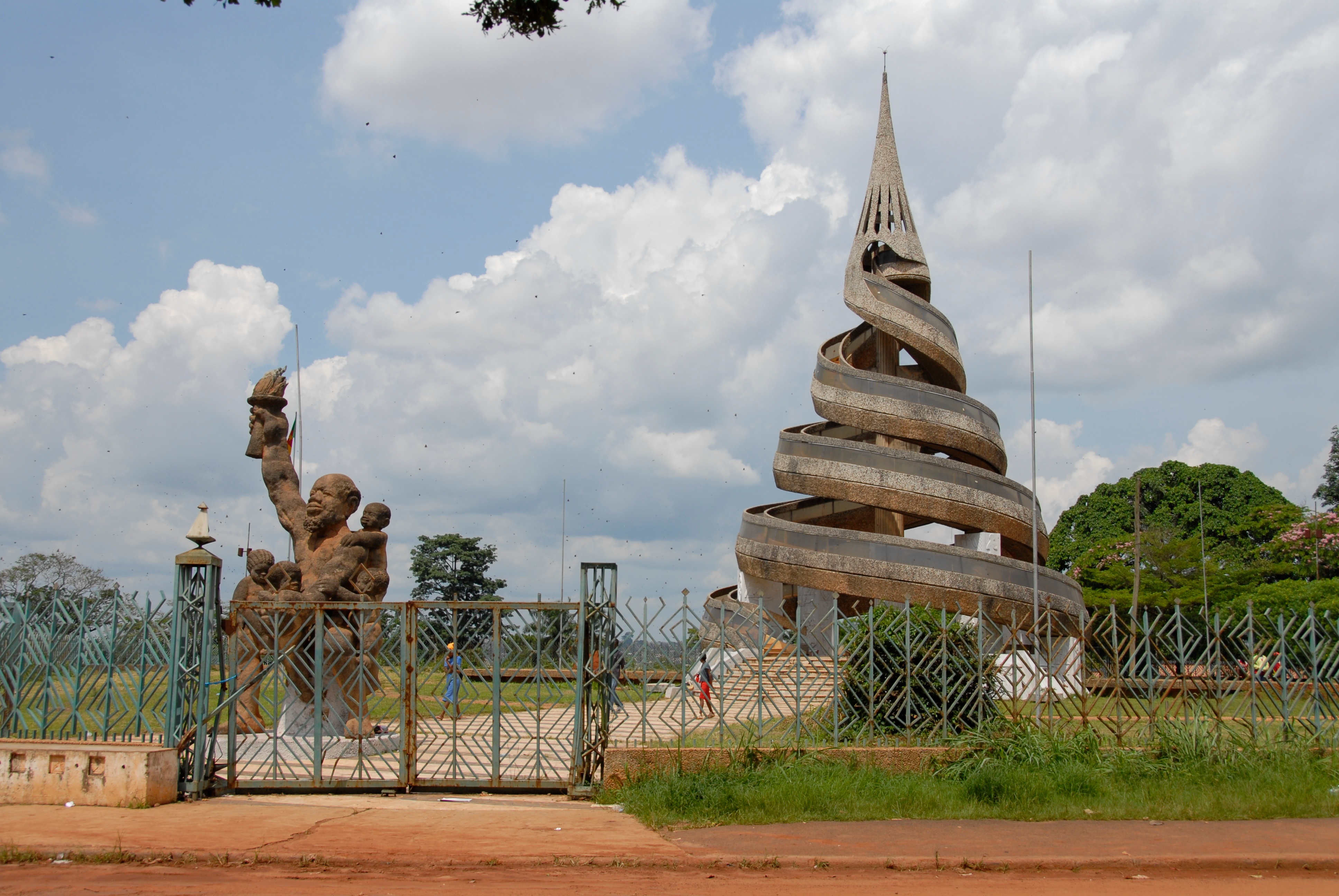 Yaoundé, ville mémoire au passé chargé d'histoires, de chaleureuses rencontres et de belles découvertes